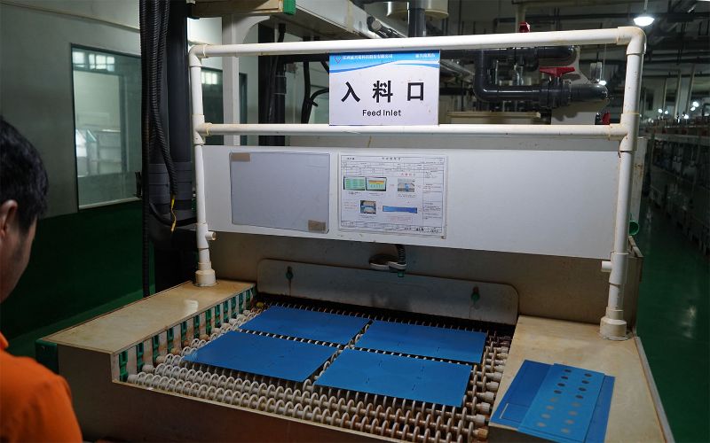 กระบวนการแกะสลัก วิทยาศาสตร์ยอดนิยม: การแกะสลักแบบเปียกคืออะไร?