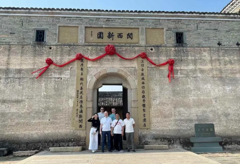 การปลอมแปลงธุรกิจ การปลอมมิตรภาพ: โรงงานแกะสลักโลหะ Yanming กระชับความร่วมมือกับลูกค้าในต่างประเทศ